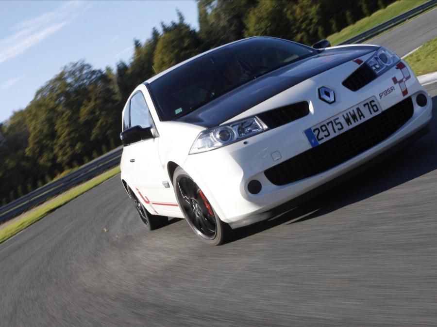  Renault Megane RS R26.R 2008 года  (фото 26 из 86)